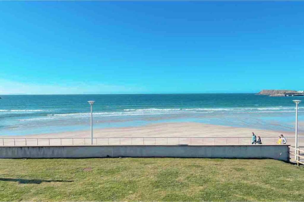 Luxurious Beach Front Apartment In 포트러시 외부 사진